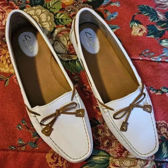 Clark's Shoes - Clark's Artisan White Leather Driving Moccasins Loafers Classic Vintage Size 10